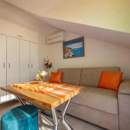 Soldan Apartamento Makarska